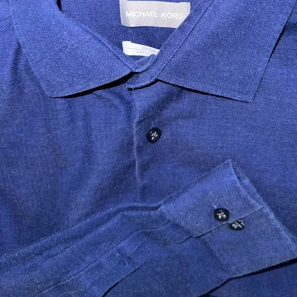 Michael Kors Airsoft Streach button up! - Picture 5 of 8